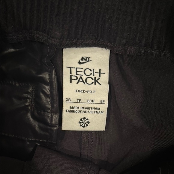 Nike tech fit Black Jogger Pants - Picture 2 of 5